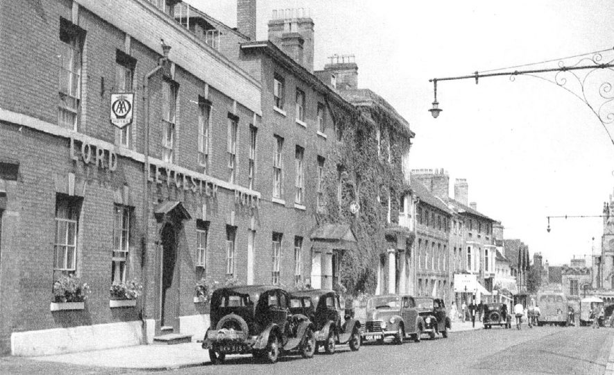 The Lord Leycester Hotel in Jury Street, Warwick.  1940s |  IMAGE LOCATION: (Warwickshire County Record Office)