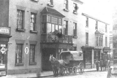 Warwick.  Woolpack Hotel