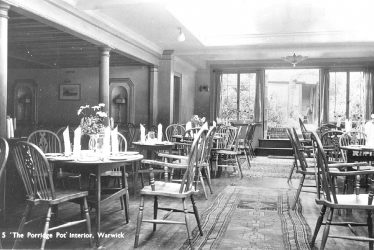 Warwick.  Jury Street, Porridge Pot interior