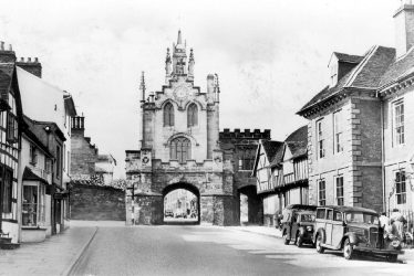 Warwick.  Eastgate
