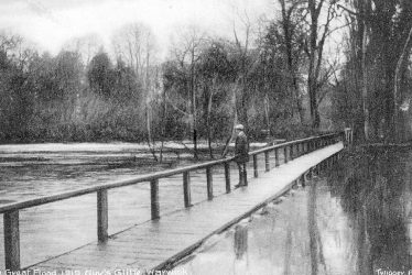 Warwick.  Guy's Cliffe, the great flood