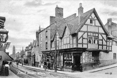 Warwick.  Smith Street