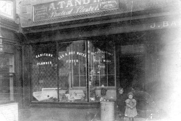 Warwick.  Swan Street,