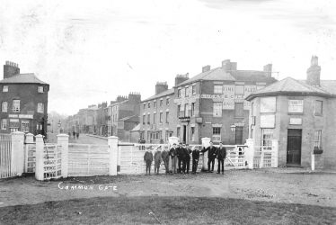 Warwick.  Racecourse, entrance