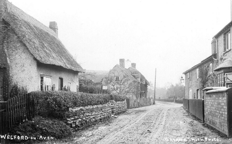 A village street in Welford on Avon.  1900s |  IMAGE LOCATION: (Warwickshire County Record Office)