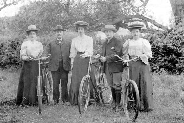 Whichford.  Slatter family cycling