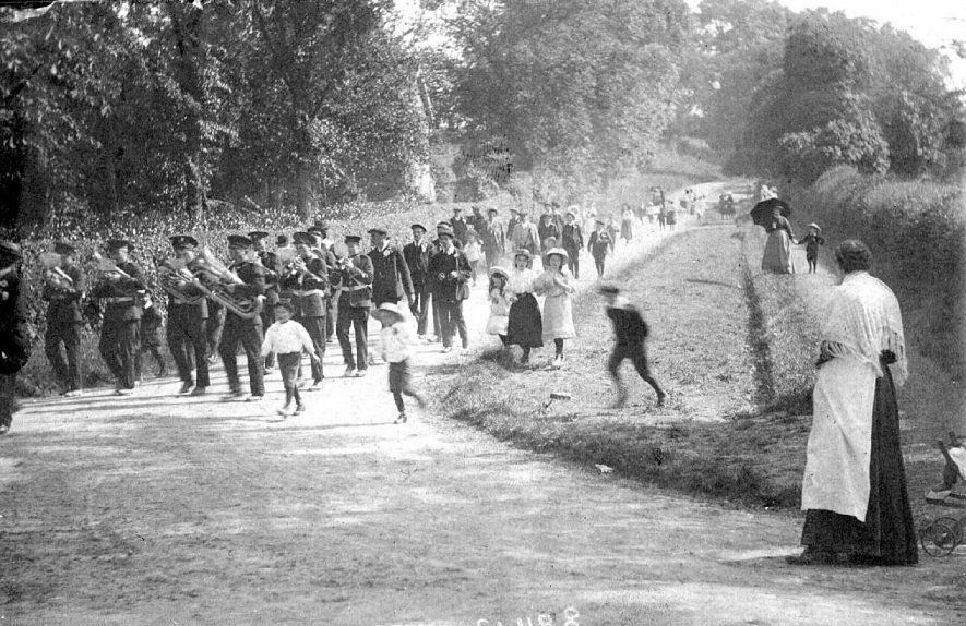 Whichford Club Procession.  1900s |  IMAGE LOCATION: (Warwickshire County Record Office)