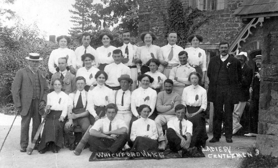 Ladies v. gentlemen Wake Cricket match, Whichford.  1913 |  IMAGE LOCATION: (Warwickshire County Record Office)