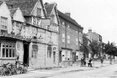 Henley in Arden.  Bear Hotel