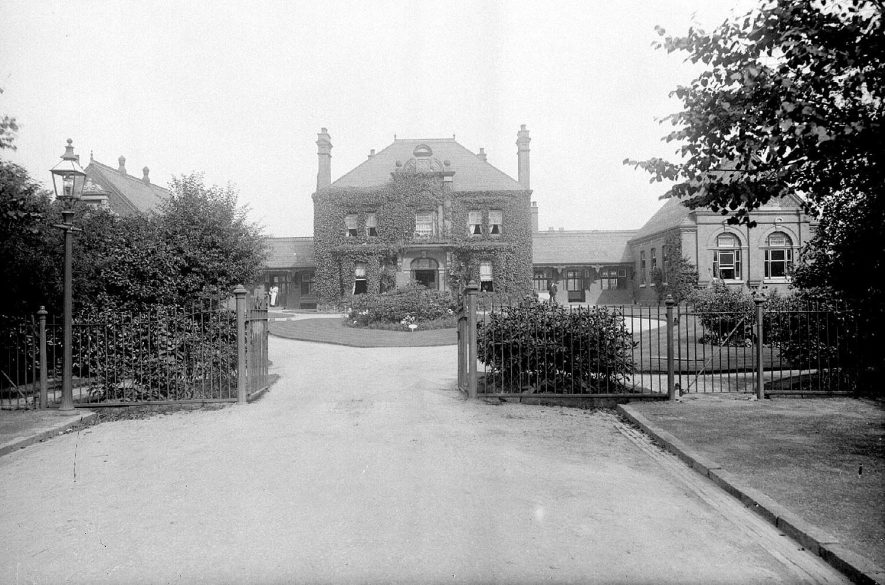 Nuneaton General Hospital, Manor Court Road.  1900s |  IMAGE LOCATION: (Warwickshire County Record Office)
