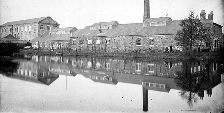 Wool Factory, probably Fielding & Johnsons worsted factory, Anker Mills, Nuneaton.  1900s |  IMAGE LOCATION: (Warwickshire County Record Office)