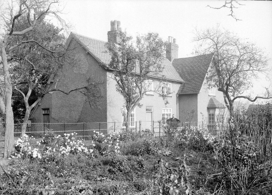 South Farm, Arbury Estate.  Birthplace of George Elliott.  1900s |  IMAGE LOCATION: (Warwickshire County Record Office) PEOPLE IN PHOTO: Eliot, George, Eliot as a surname
