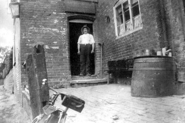 Arley.  Wagon Load of Lime Inn.