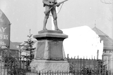Nuneaton.  Boer War memorial