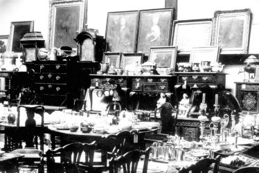Bedworth.  Collection of antiques