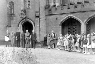 Bedworth.  Whitsuntide "Bun Worry"