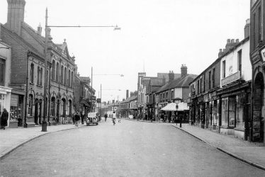 Nuneaton.  Queen's Road