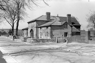 Nuneaton.  Avenue Road School