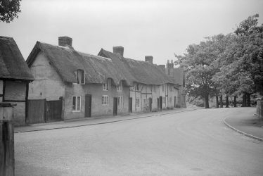 Monks Kirby.  Thatched cottages