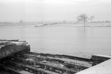 Nuneaton.  Seeswood Pool