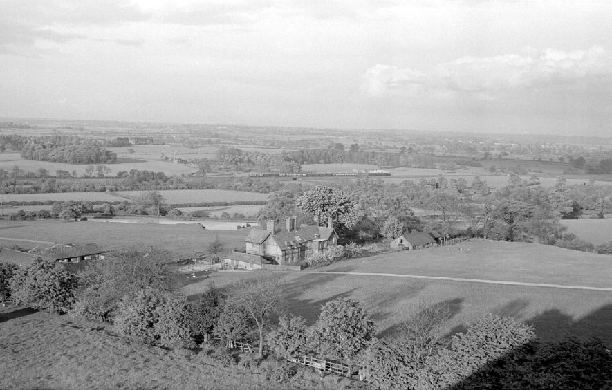 View of countryside looking north from Tuttle Hill, Nuneaton.  1952 |  IMAGE LOCATION: (Warwickshire County Record Office)