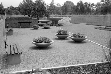 Nuneaton.  George Eliot gardens