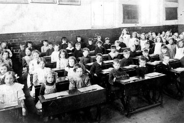 Hartshill.  School class 2