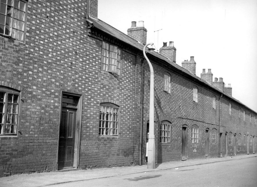 Roadway Cottages, Bedworth.  1920s |  IMAGE LOCATION: (Bedworth Library)