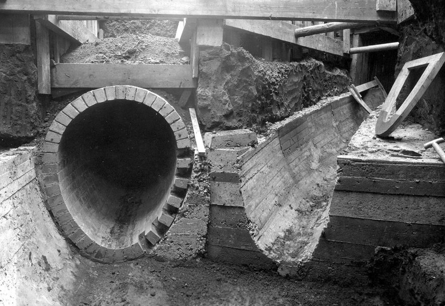 Construction of new main sewer through Nuneaton town centre.  1928 |  IMAGE LOCATION: (Nuneaton Library)