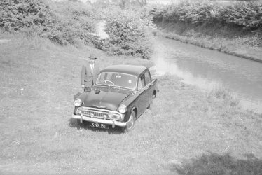 Brinklow.  Cyril Bull's Hillman "Jubilee" Minx