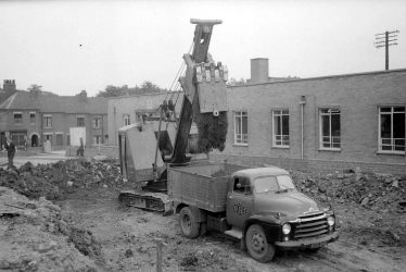Nuneaton.  New Road, construction of road