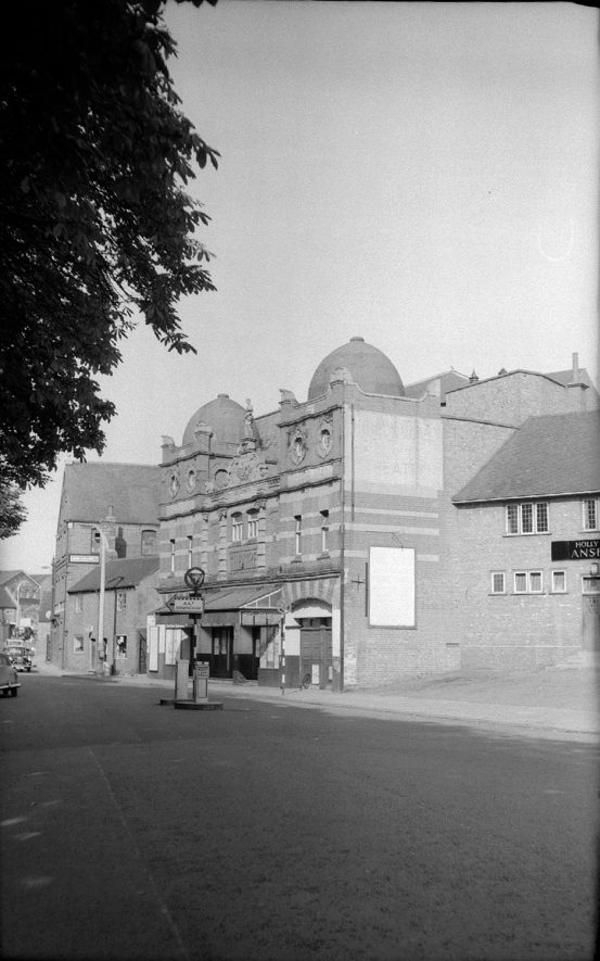 Hippodrome Theatre in Bond gate, Nuneaton.  September 28th 1959 |  IMAGE LOCATION: (Warwickshire County Record Office)