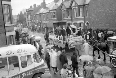 Nuneaton.  Carnival procession