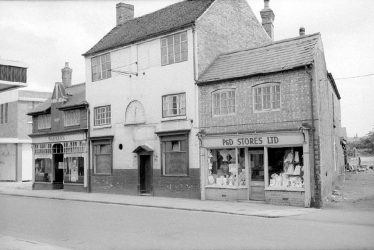 Nuneaton.  Queen's Road