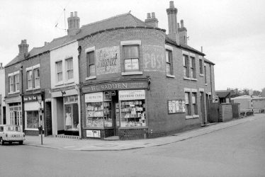 Nuneaton.  Hadden's newsagents