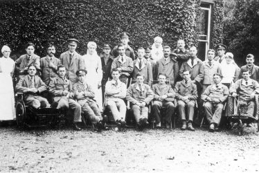Coleshill.  Vicarage, V.A.D. Hospital, staff and patients