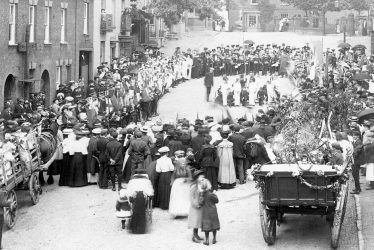 Coleshill.  Fete at Church Hill