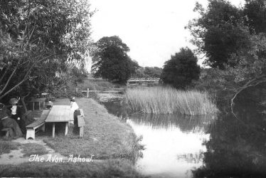 Ashow.  River Avon