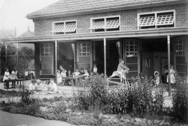 Hartshill.  Infants School