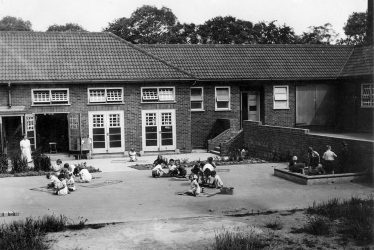 Hartshill.  Infants School