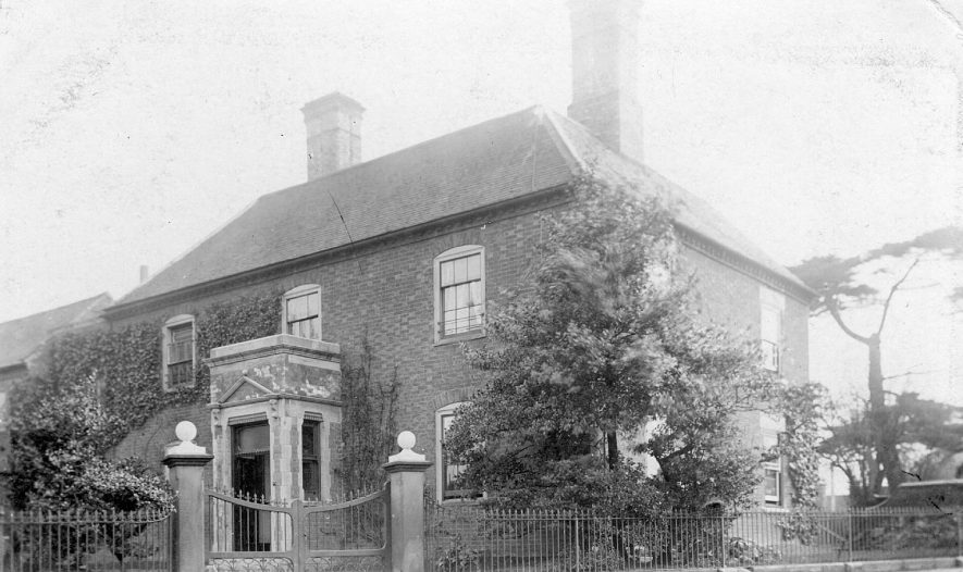 The Poplars, Hartshill.  1910s |  IMAGE LOCATION: (Warwickshire County Record Office)