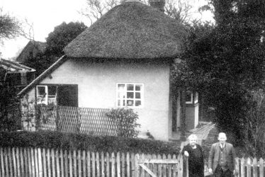 Bishops Tachbrook.  Vicarage Road, no 79