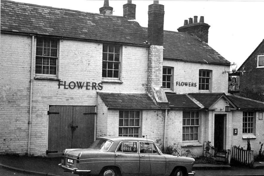 The King's Head public house, Church Hill, Cubbington with an Austin Cambridge car standing in front.  1970s |  IMAGE LOCATION: (Warwickshire County Record Office)