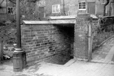 Cubbington.  Village spring