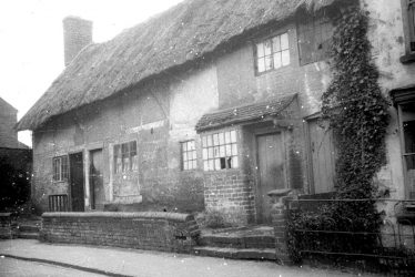 Cubbington.  Queen Street