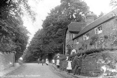 Avon Dassett.  Fenny Compton Road