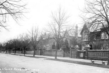 Leamington Spa.  Guy's Cliffe Avenue