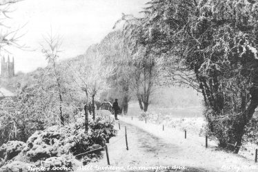 Leamington Spa.  Mill Gardens, winter scene