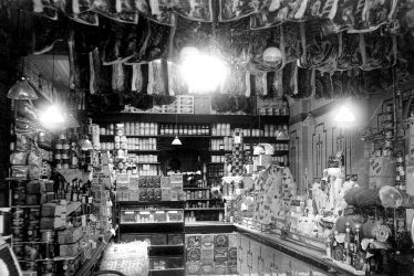 Leamington Spa.  Parade, George Mason, interior