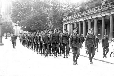 Leamington Spa.  Marching soldiers, First World War